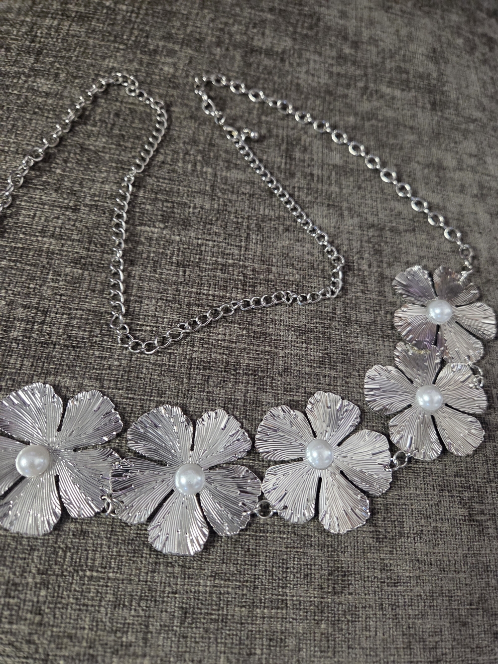 Silver Floral Pearl Accent Chain Belt - Picture 3 of 4